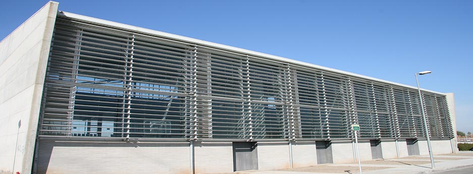 brise soleil de aluminium lames fixes aile davion